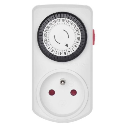 Časovač – mechanická spínací zásuvka 15FD/3A